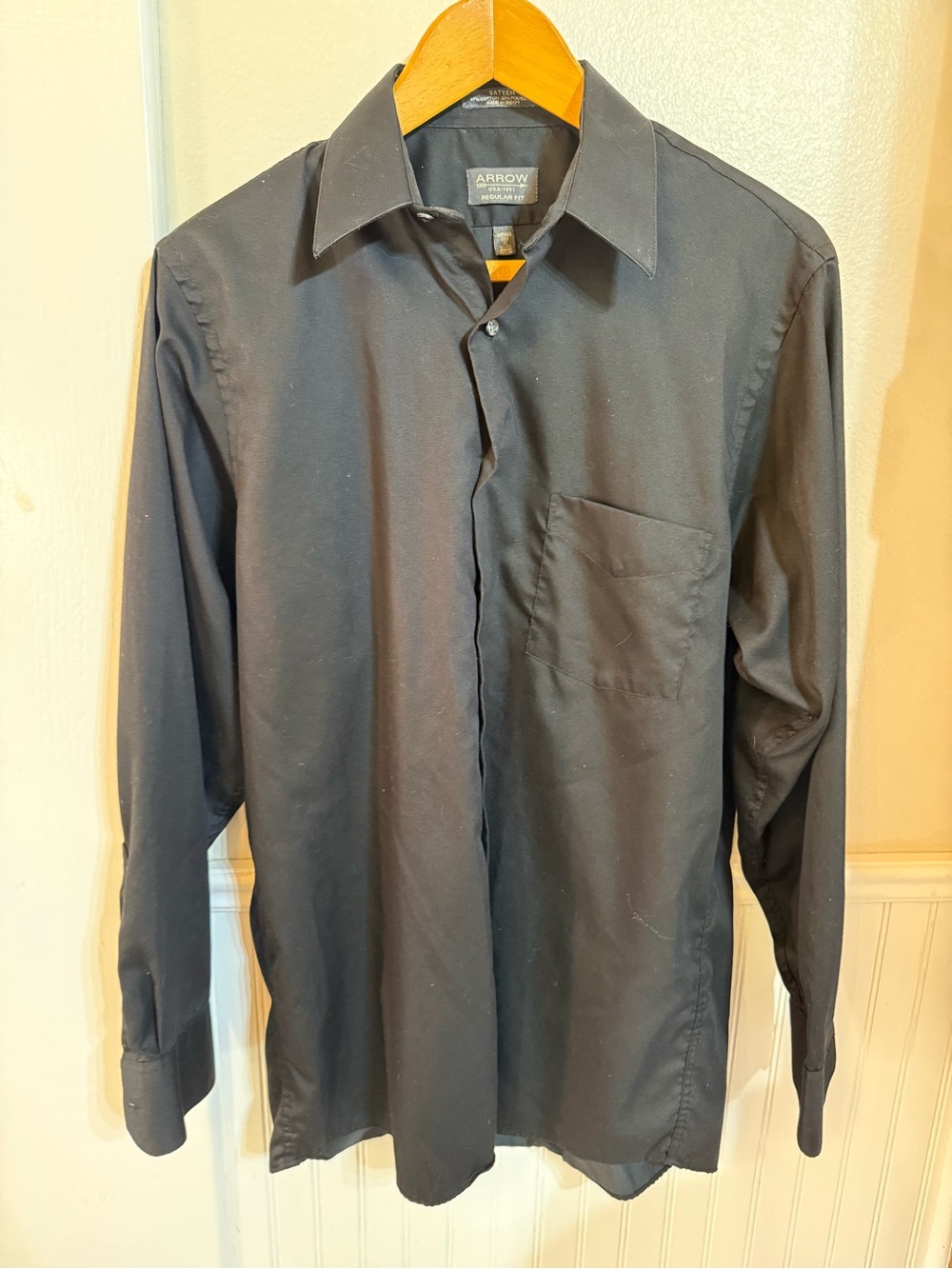 Arrow Men’s Black Long-Sleeve Dress Shirt with Chest Pocket